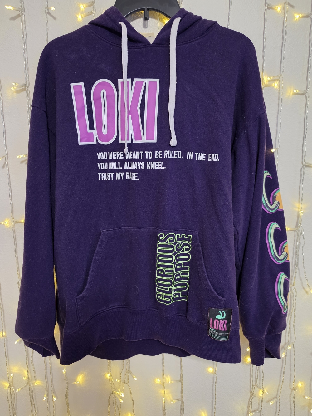 Pre-owned Marvel Disney Parks Loki ''Master of Mischief'' Pullover Hoodie Size M